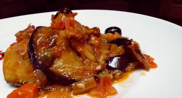 Caponata siciliana con pasas. CP