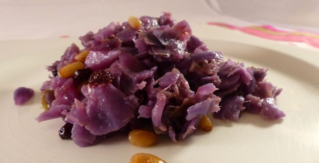 Lombarda especiada con piñones y pasas. CP