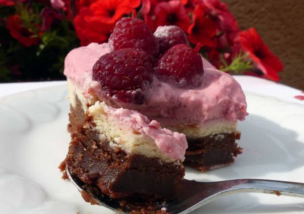 Brownie de frambuesas y tarta de queso. CP