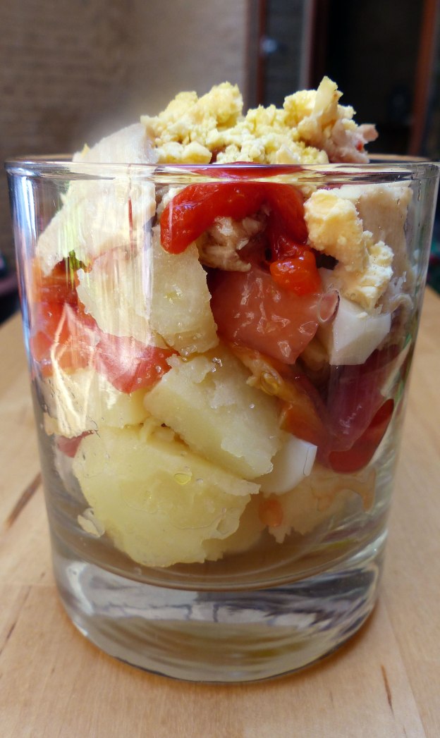 Ensalada de patata con aliño de ajo. CP.